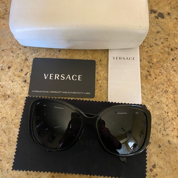 Versace Sunglasses - Picture 4 of 6